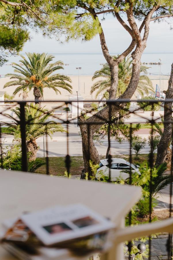 Hotel Liberty ロゼート・デッリ・アブルッツィ エクステリア 写真